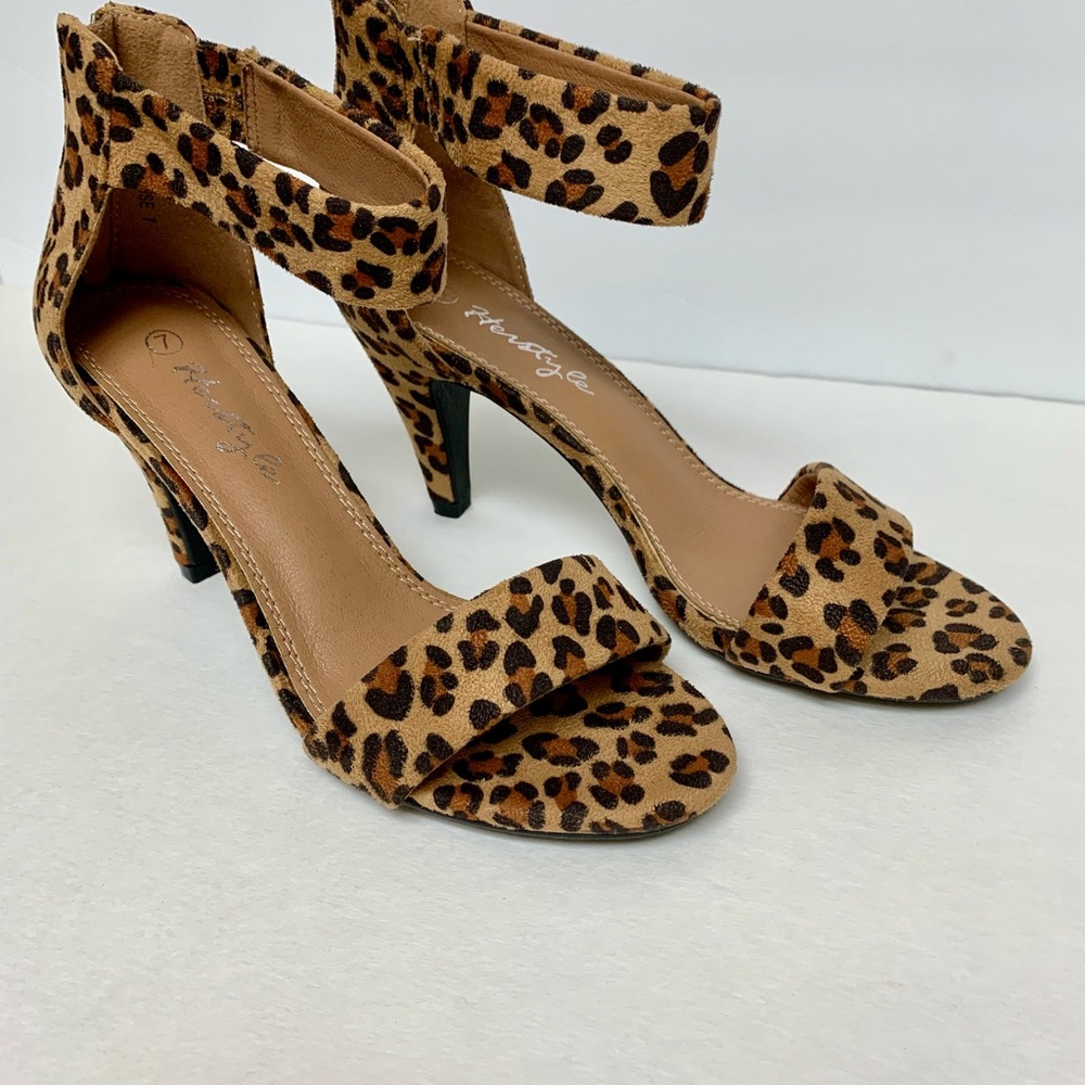 Leopard Print Ankle Heels, Size 7, New no Tag, Never Worn